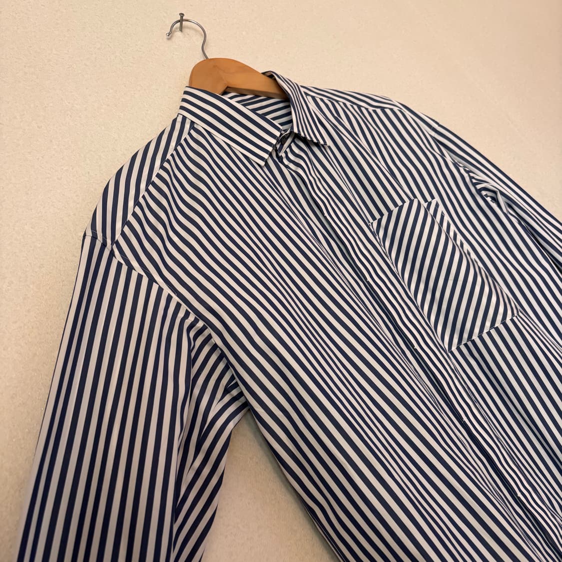 질스튜어트 S 루즈핏 스트라이프 셔츠 남방 새제품급 상품이미지4