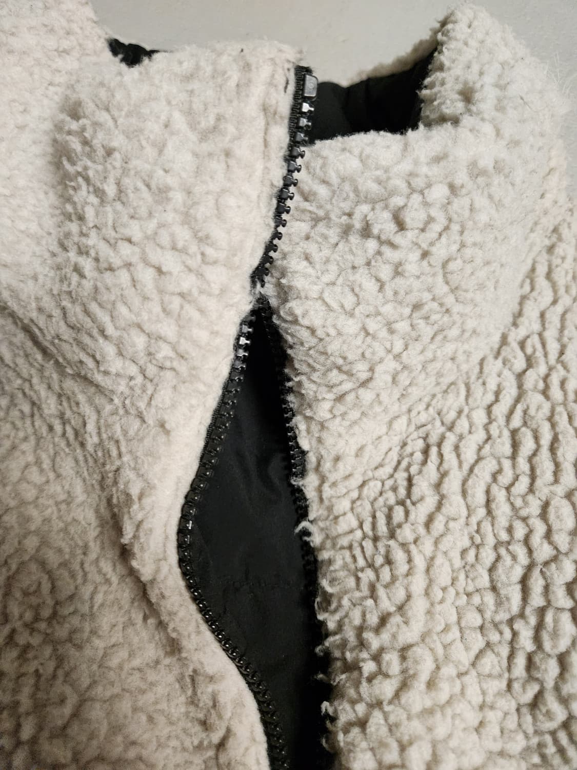 네파 리버시블 다운 양면 자켓 105사이즈

검정은 오염 하자없이 깨끗하 상품이미지4