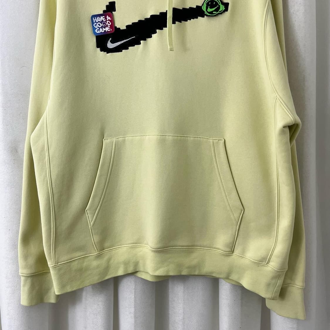 나이키 옐로우 패치 후드티 상품이미지3