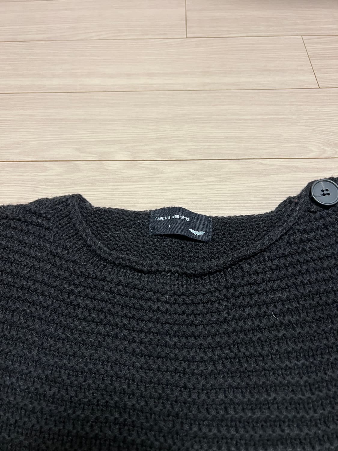 Vampire Weekend 블랙 니트 스웨터 / F 숄더 버튼 디테일 상품이미지5