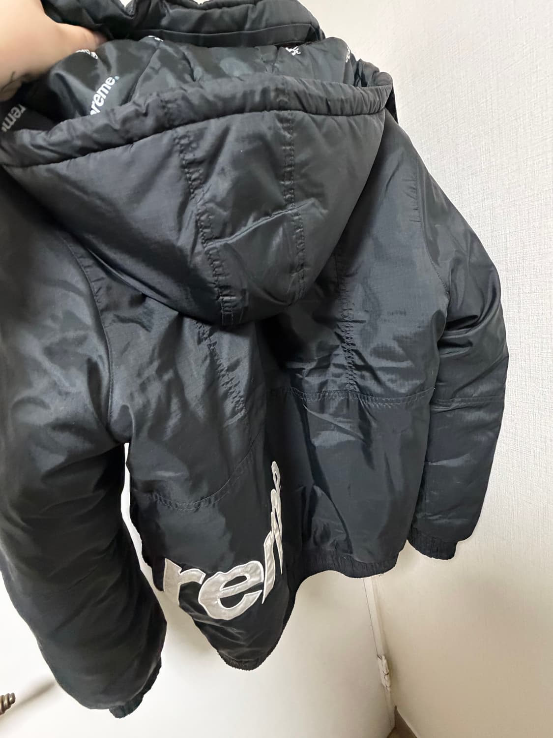 슈프림 16fw 사이드로고 패딩 상품이미지3