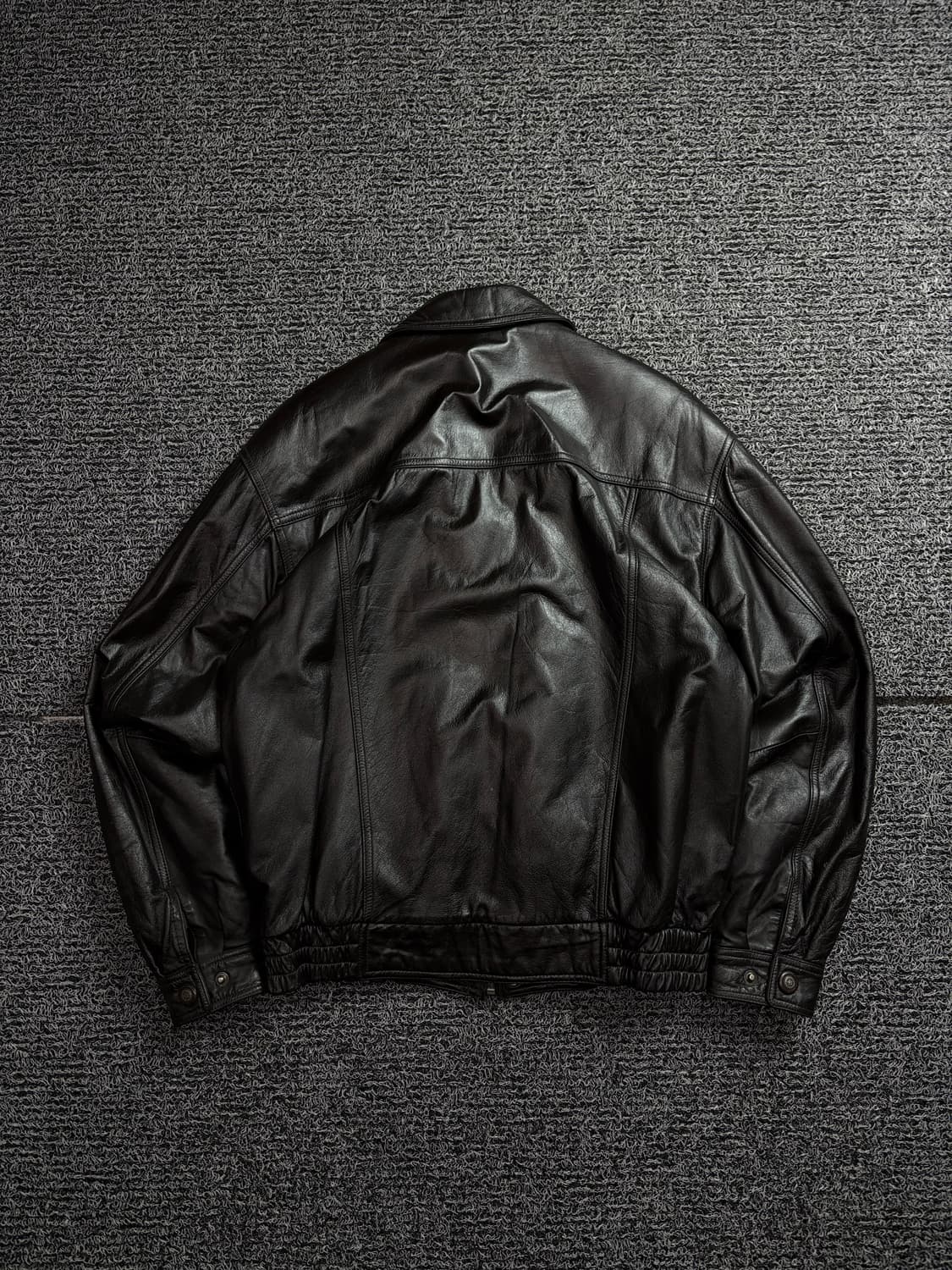 90s 알프레도 베르사체 아카이브 카우하이드 에이징 레더 봄버 자켓 18 상품이미지4