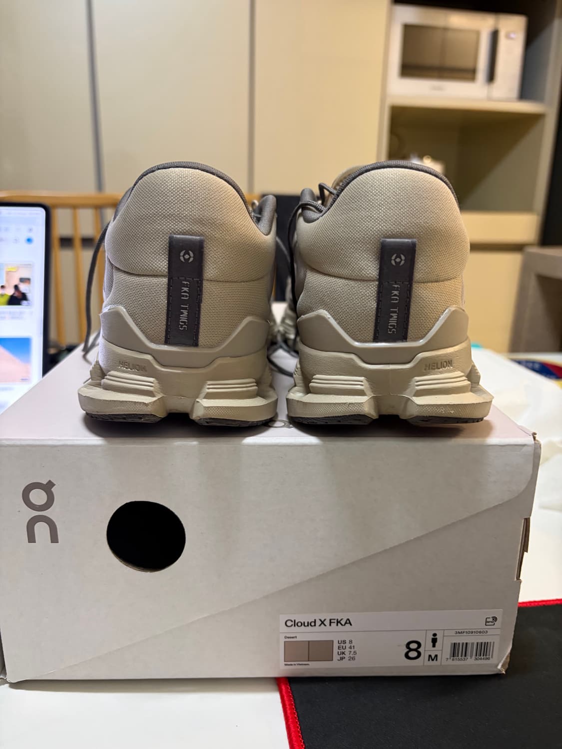 [260] 새제품급 온 러닝 FKA 트위그스 클라우드 데저트 상품이미지6