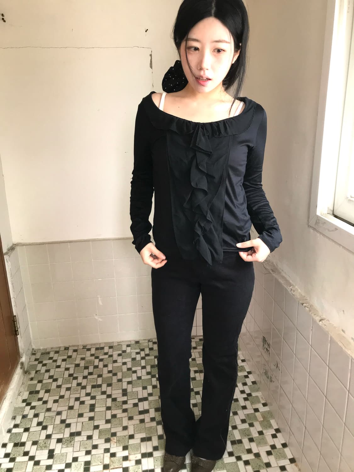 vintage black ruffle boat neck T sleeve 상품이미지1