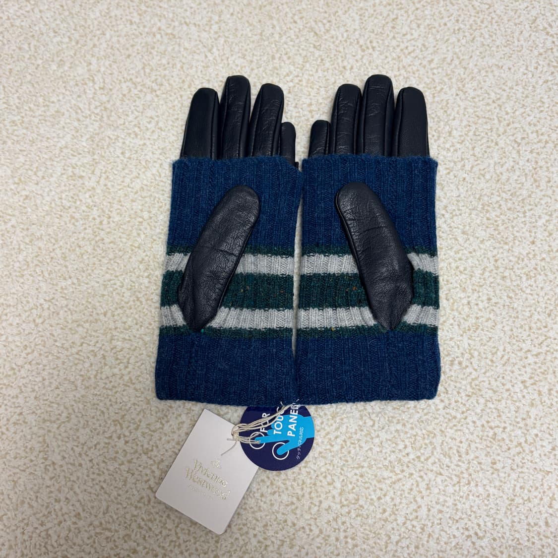 비비안웨스트우드 배색 니트 커프스 양가죽 장갑 상품이미지4