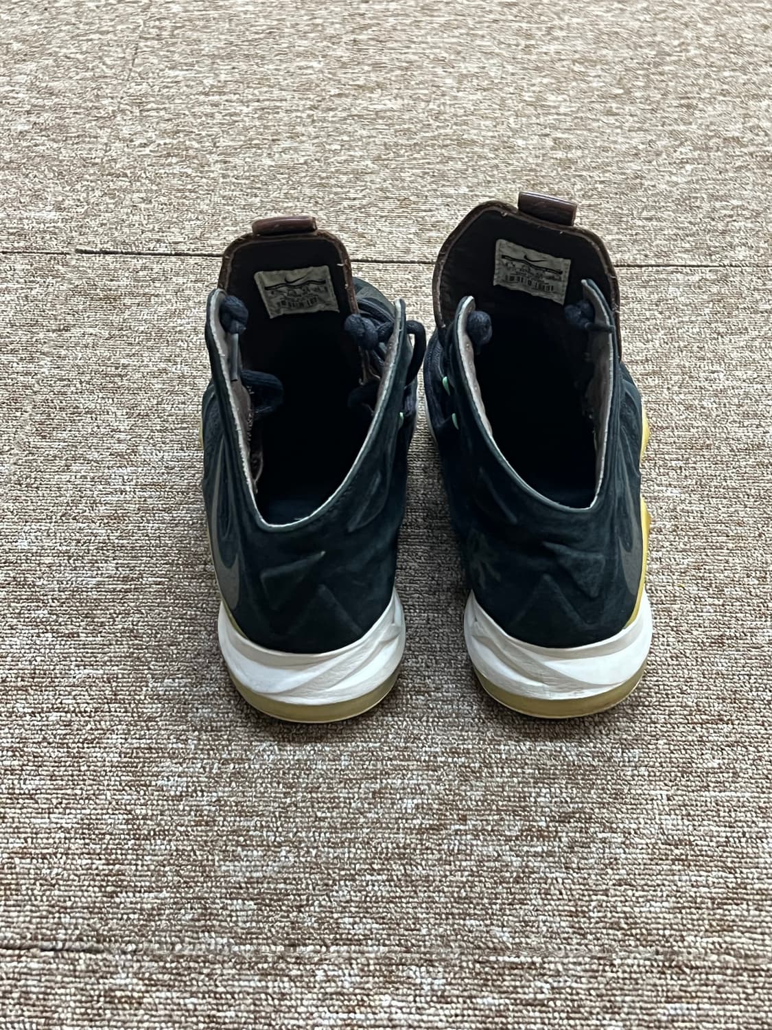 나이키 르브론 10 EXT 블랙 스웨이드 농구화 265 상품이미지4