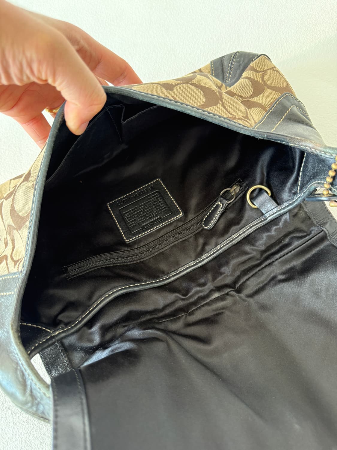 코치(COACH) 모노그램 숄더백 상품이미지10