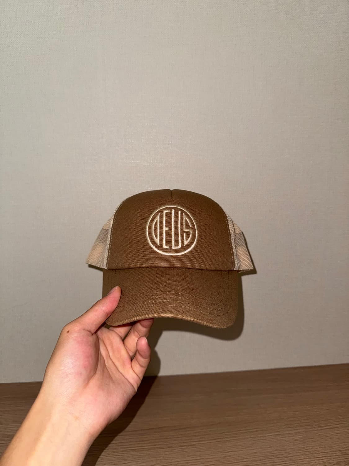 데우스 엑스 마키나 트러커 모자 브라운 상품이미지1