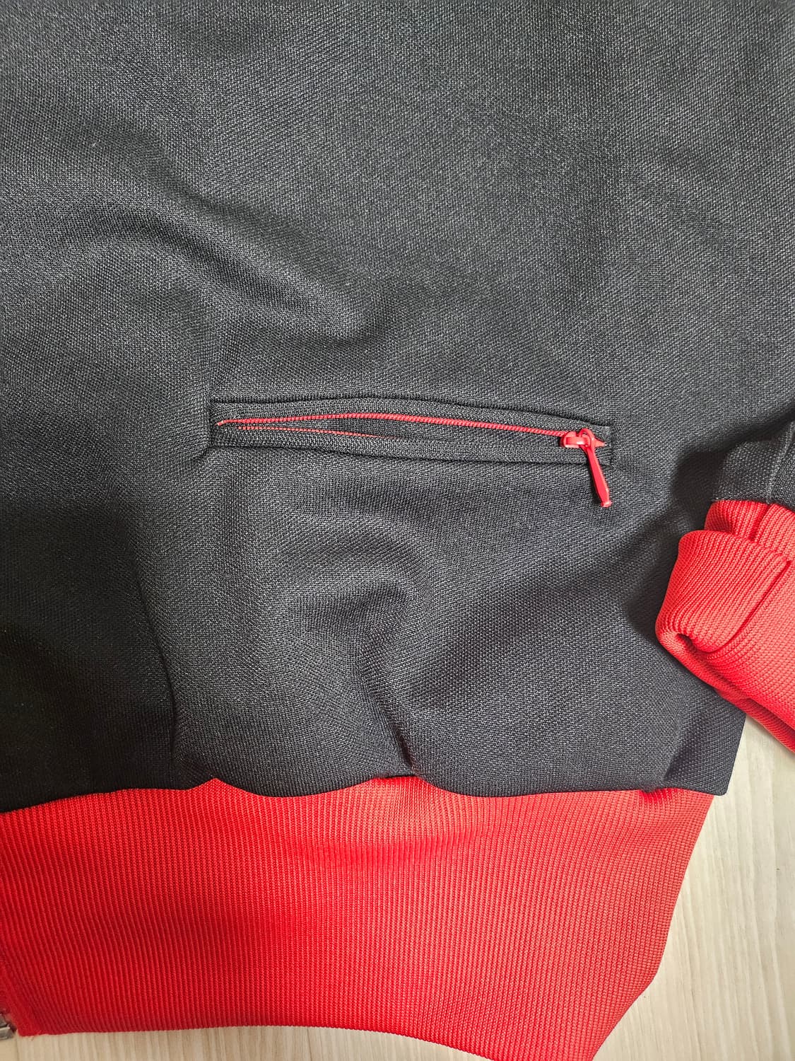 아디다스 블랙/레드 져지 집업 상품이미지5