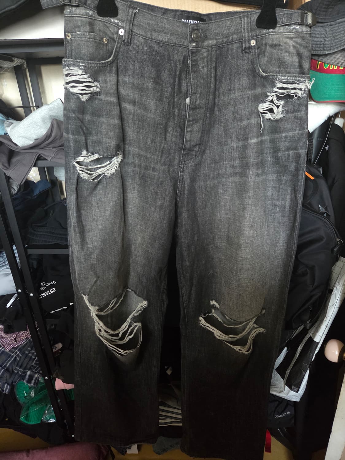 발렌시아가 디스트로이드 슈퍼라지 배기진 데님 m사이즈 팝니다 상품이미지9