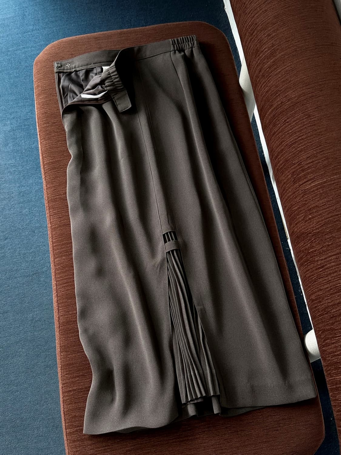 Back slit design long skirt 상품이미지6