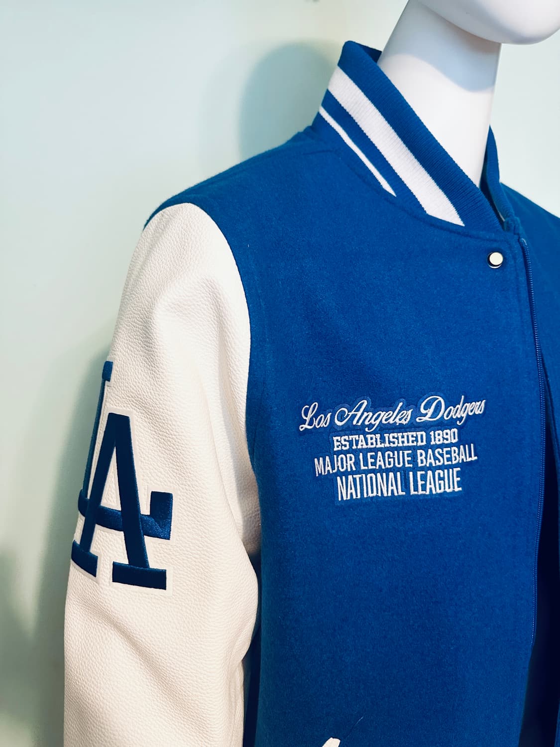 신품 la dodgers 엘에이 다저스 바시티 자켓 팝니다 상품이미지2