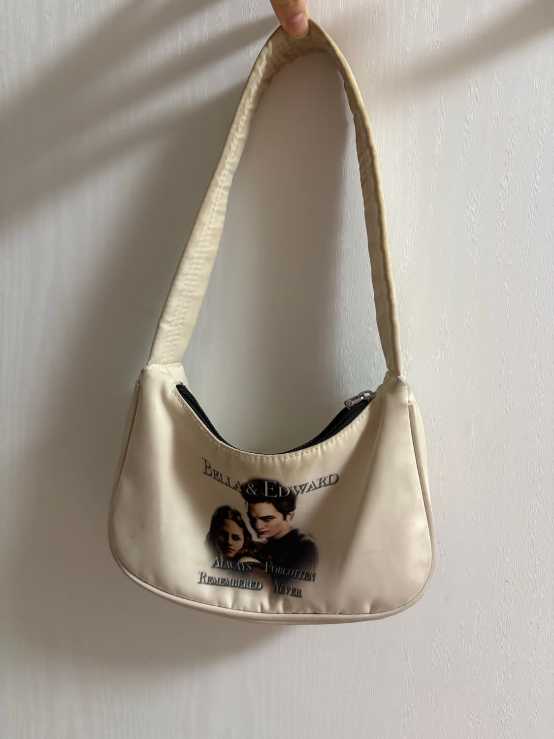 Praying 프레잉 숄더백 상품이미지1