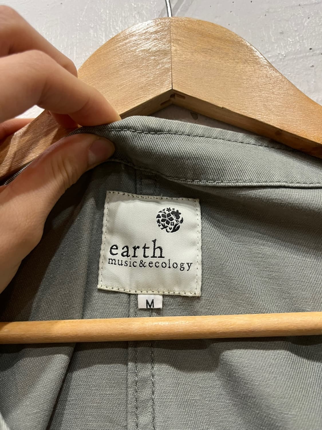 어스뮤직 JPN 카키 밀리터리 자켓 상품이미지4