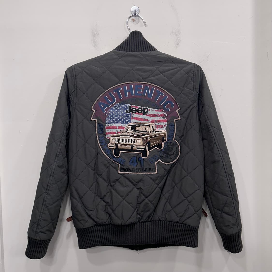 지프 어센틱 와펜로고 퀼티드 하이넥 숏 자켓 상품이미지5