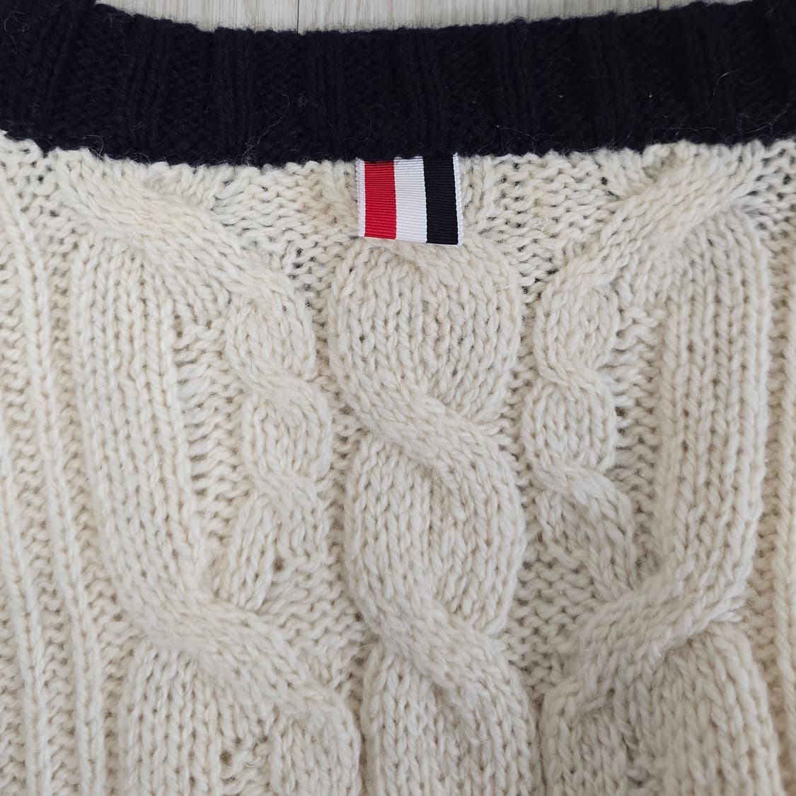 톰브라운 사선 완장 아란케이블 니트 2사이즈 95 100 판매 상품이미지5