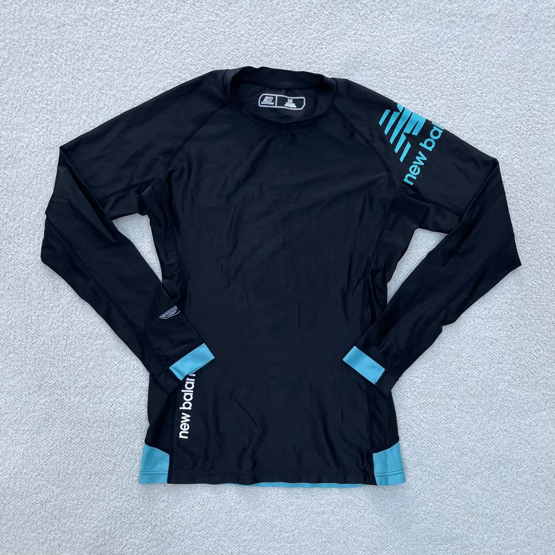85 뉴발란스 여성 긴팔 래쉬가드 0303M 상품이미지1