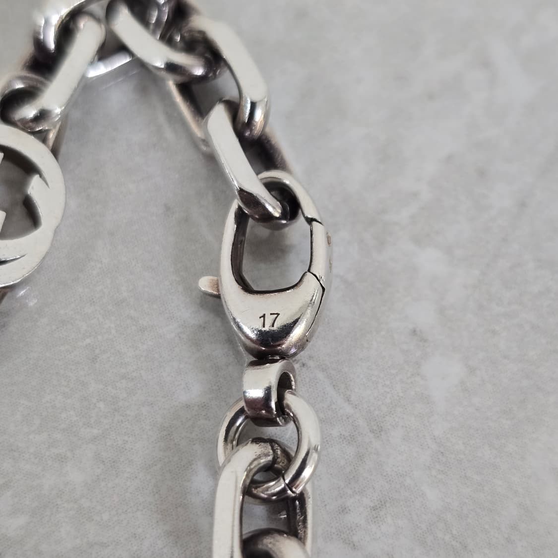 구찌 인터로킹 G 체인 실버 팔찌 17호 판매 상품이미지3