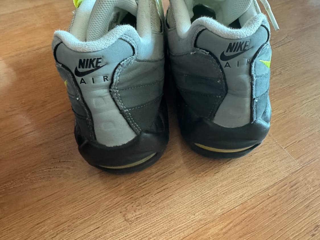 에어맥스95 형광 270사이즈 상품이미지3