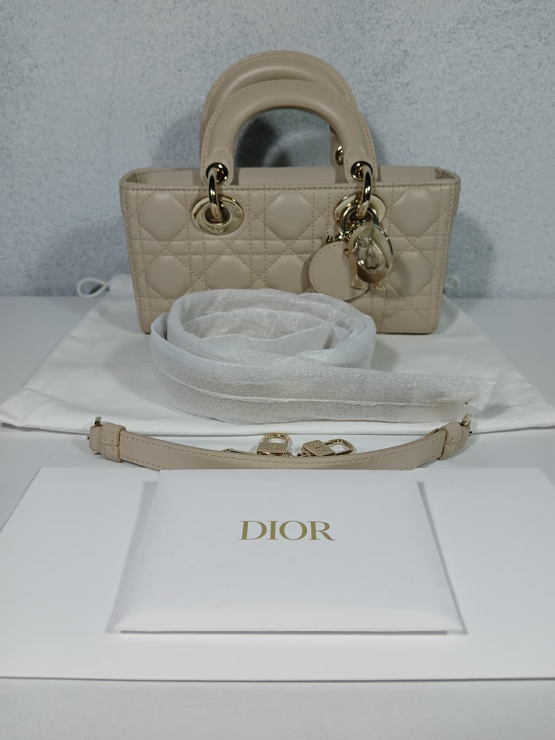 디올 디조이백 스몰 M0613ONGE 상품이미지1