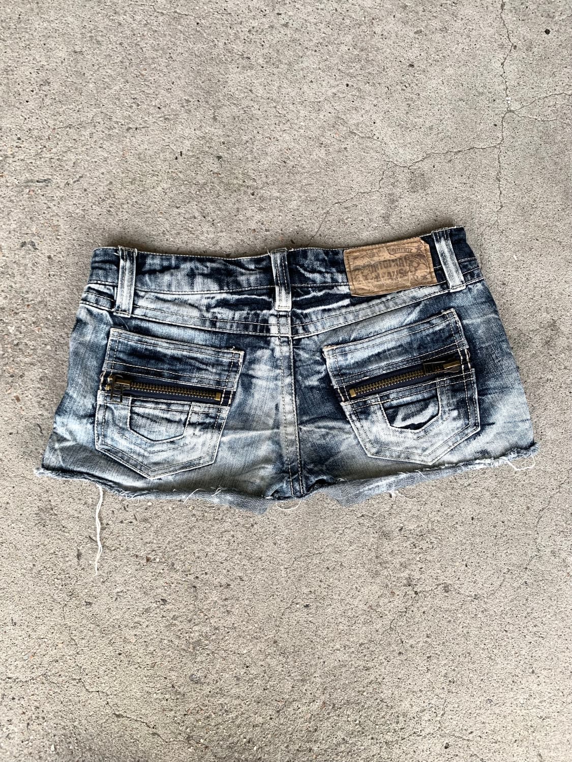 Stone washed distressed shorts  상품이미지4