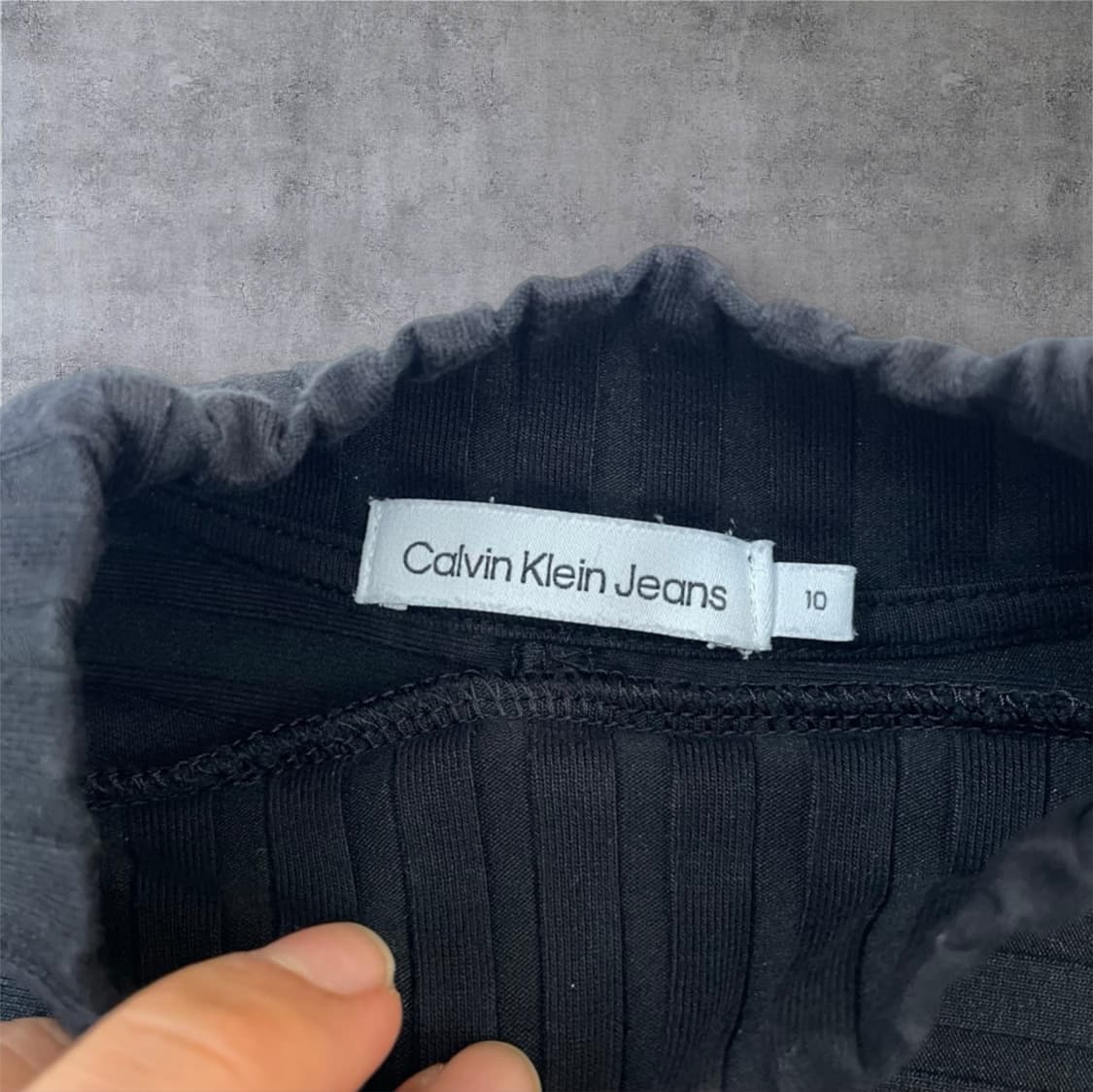 캘빈클라인 진스 블랙 모크넥 크롭 골지 티셔츠 10 (44추천) 상품이미지3
