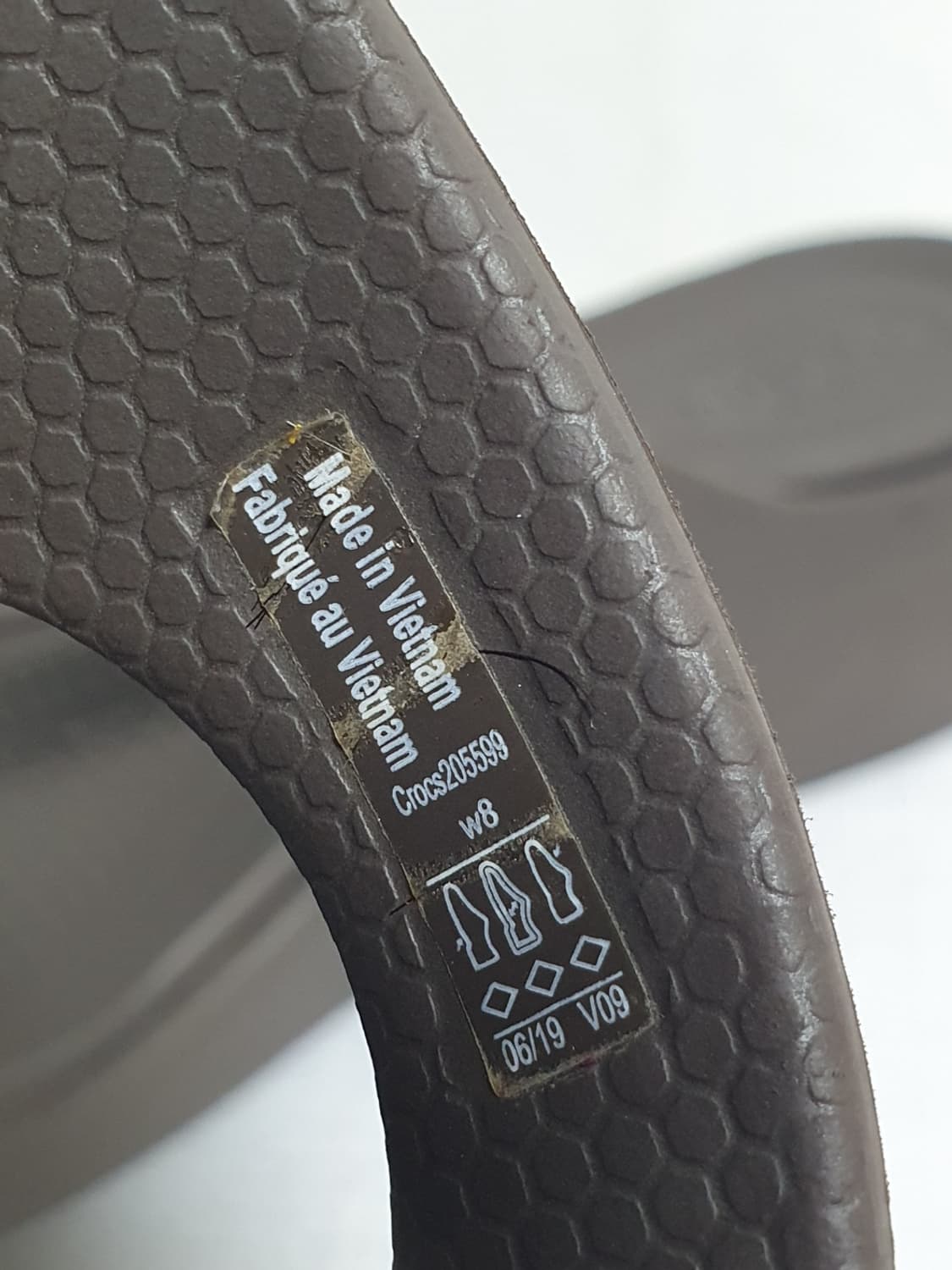 택포가 250mm 크록스 슬리퍼 산라 리퀴드 메탈 웨지 딥브라운 상품이미지10