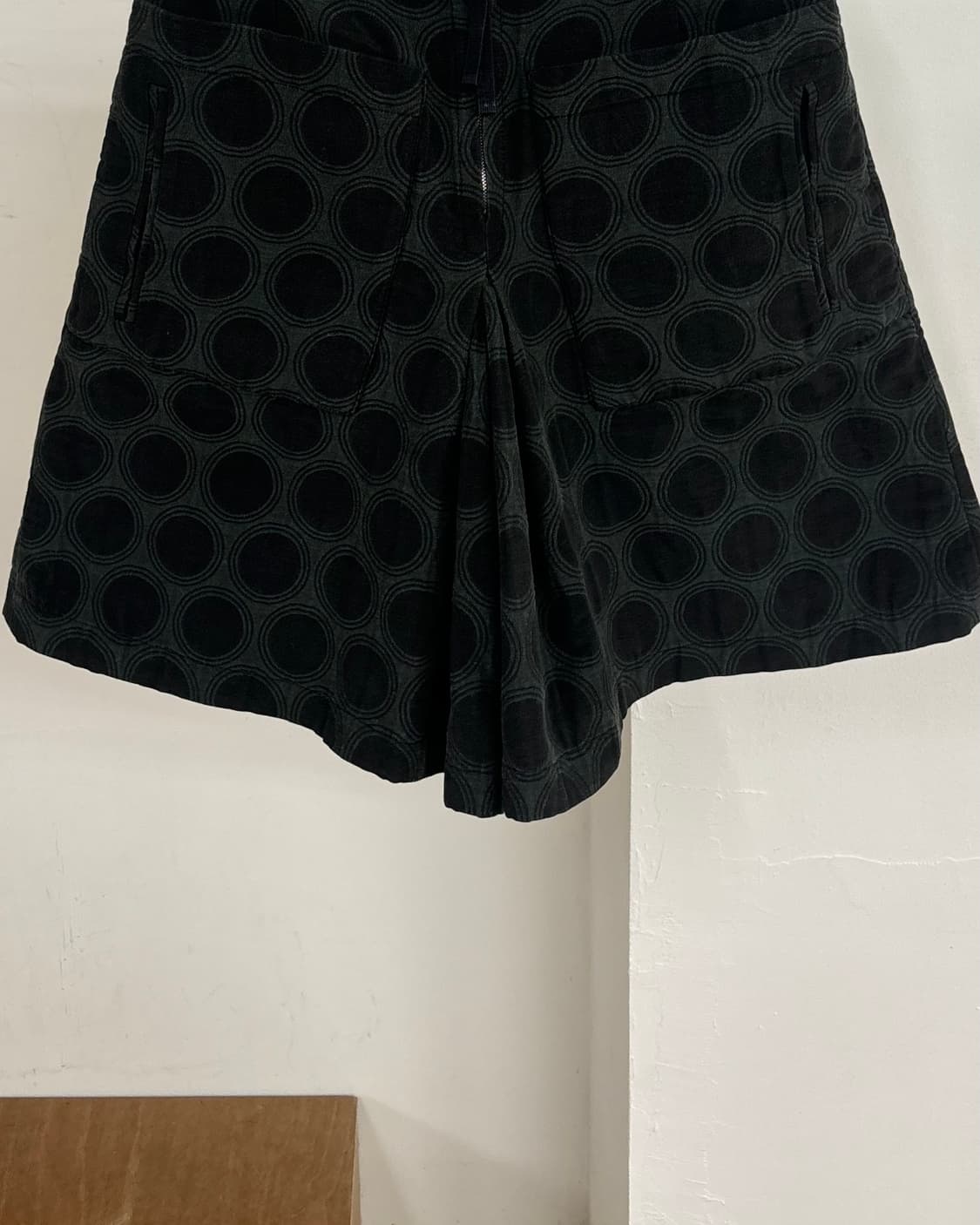 마르니 블랙 앤 그레이 원형 패턴 숏팬츠 상품이미지3