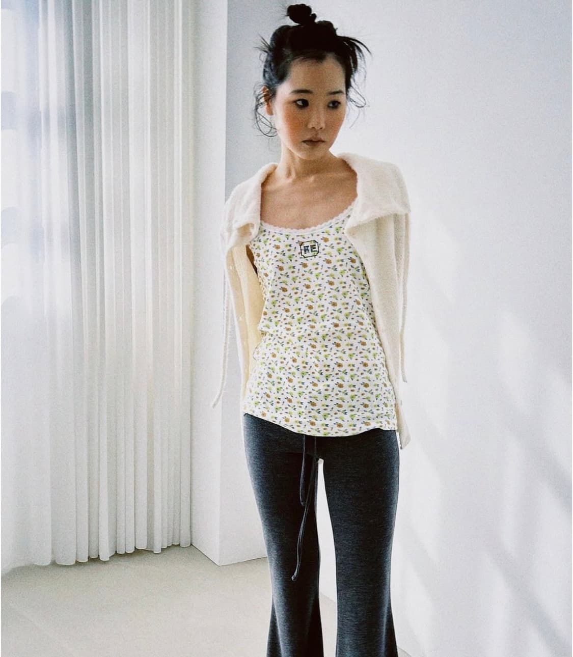 샵페어리 lettering flower sleeveless 상품이미지2