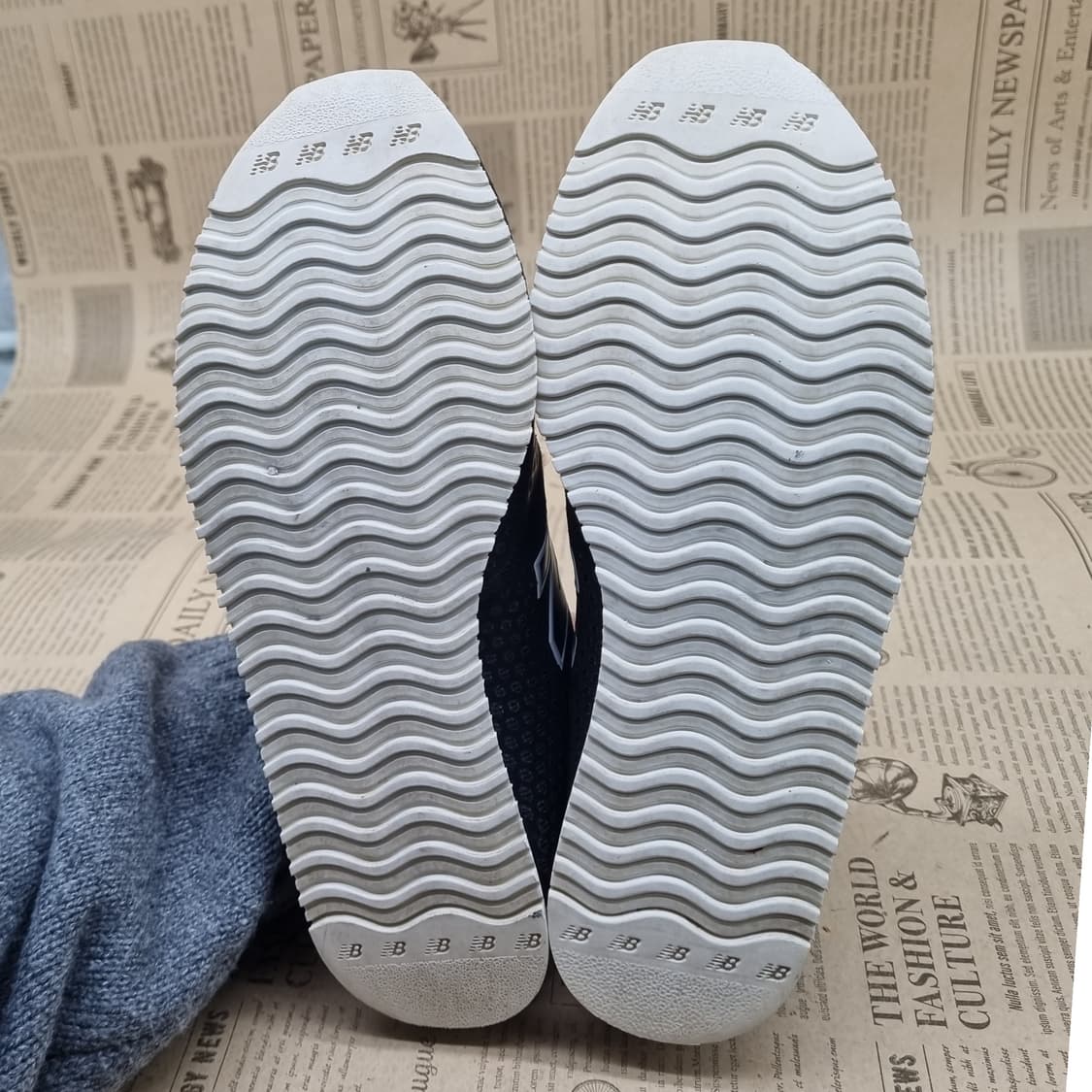 뉴발란스 420 여성운동화240 상품이미지3