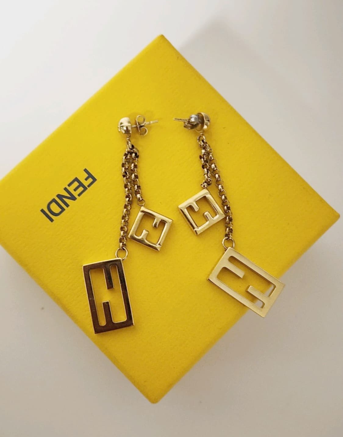 펜디 FF로고 체인 드롭 귀걸이  상품이미지1