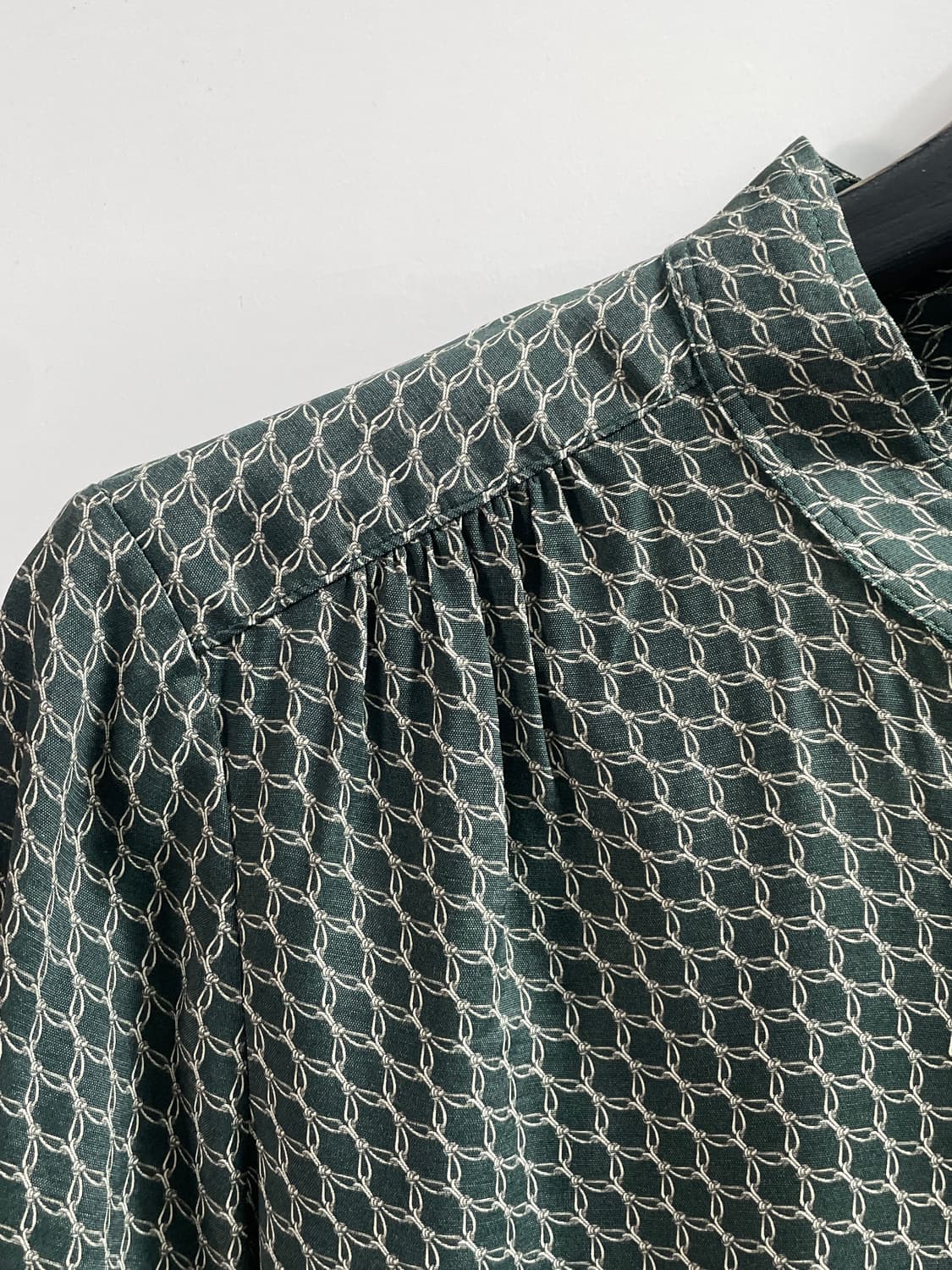 APC 아페쎄 패턴 차이나카라 레이온 블라우스 (on.208) 상품이미지6