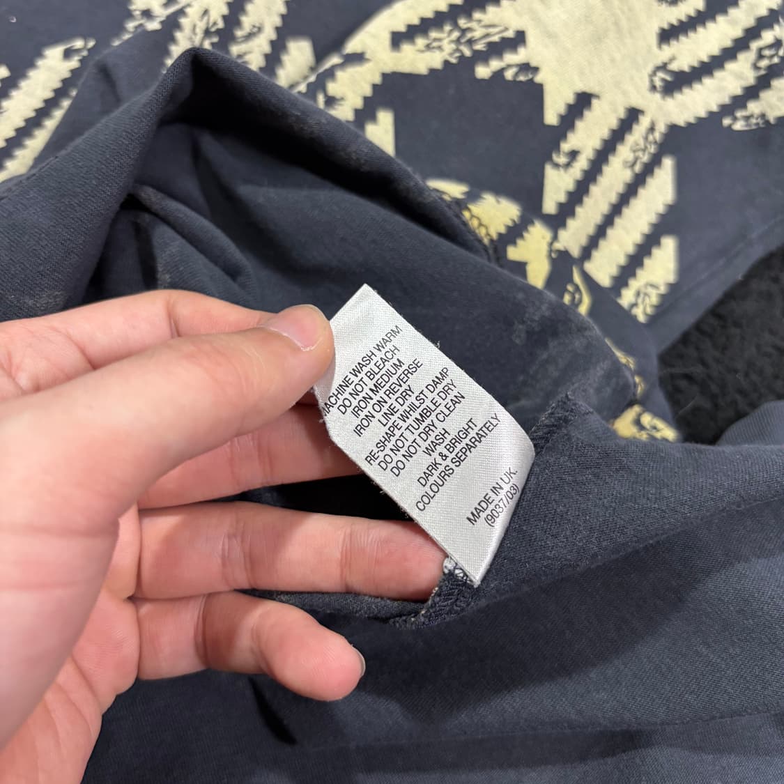 XL 버버리 네이비 패턴 데미지 긴팔 롱슬리브 상품이미지7