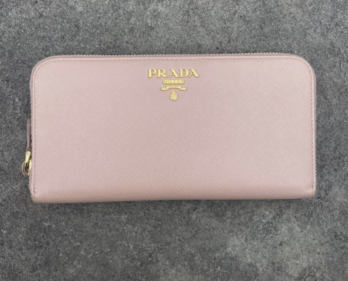 [정품] 프라다 사피아노 레더 지퍼 어라운드 핑크 지갑 상품이미지2