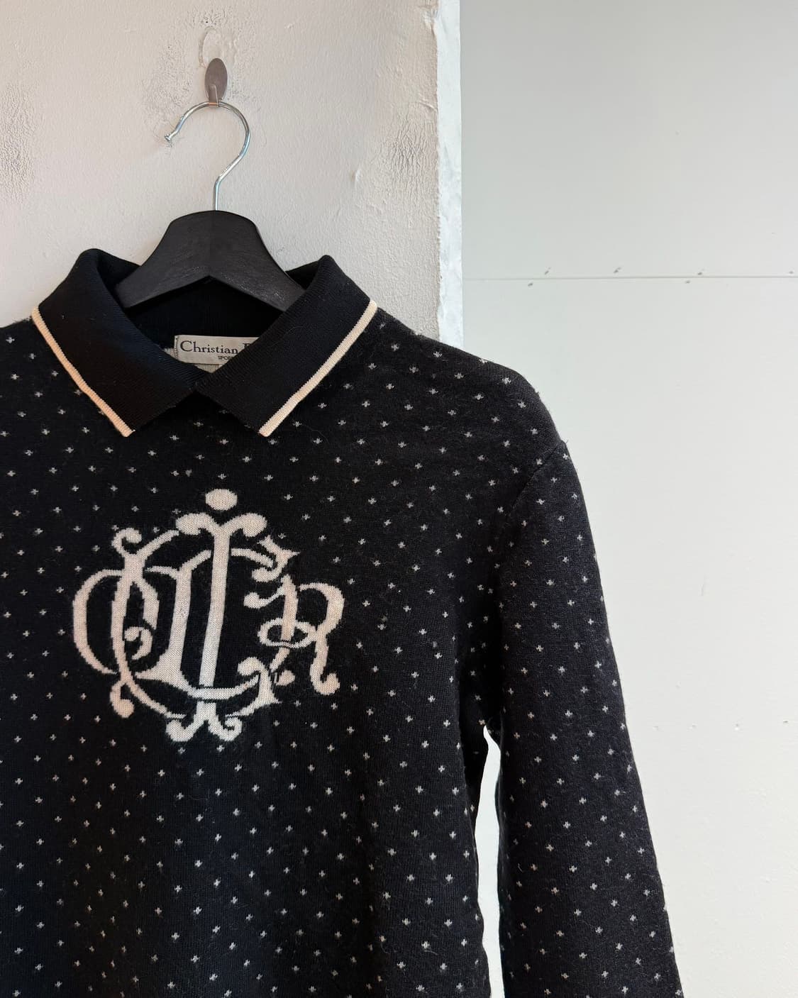 크리스찬 디올 스포츠 블랙 도트패턴 카라넥 니트  상품이미지5