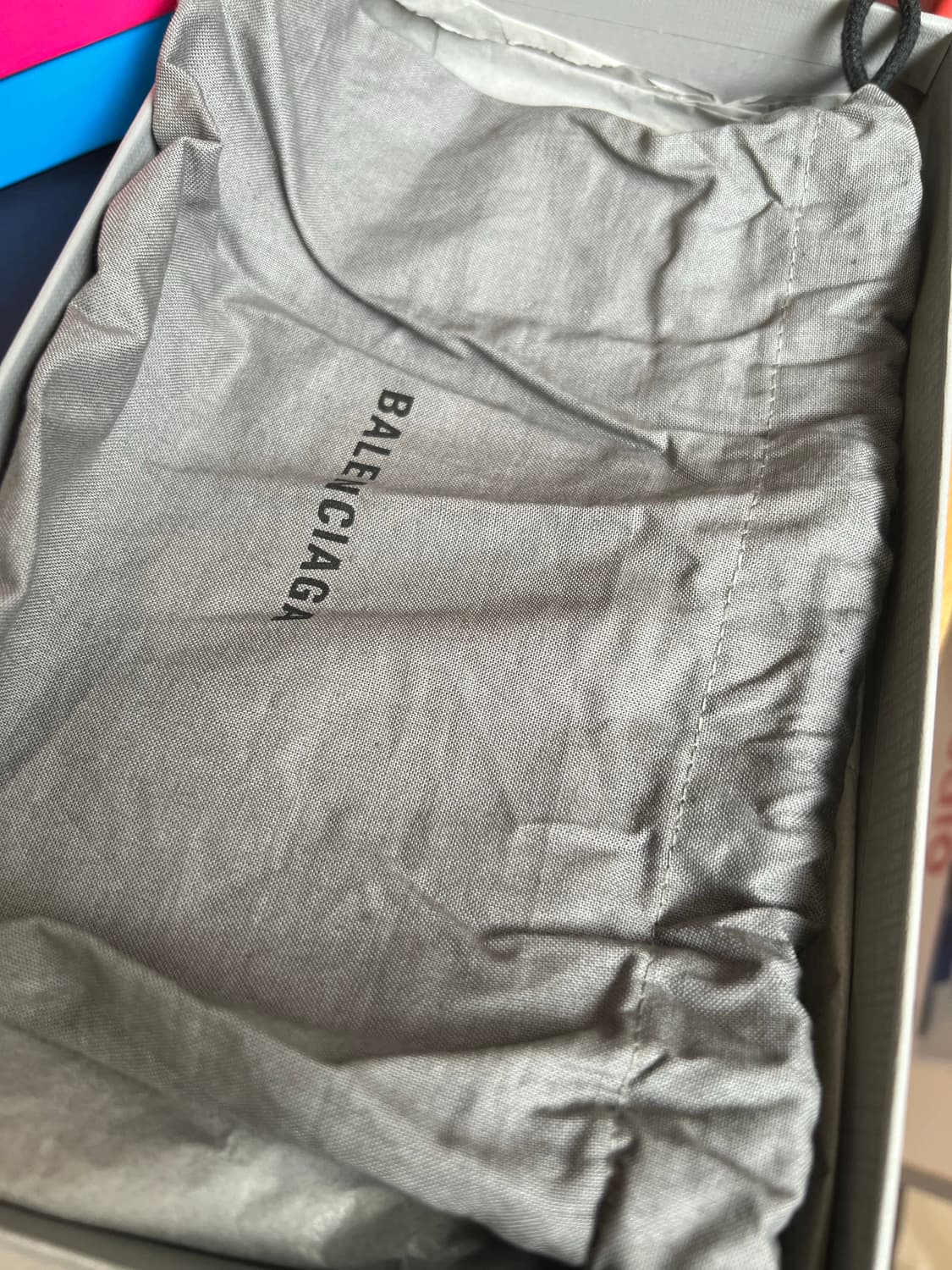 발렌시아가 지퍼 키링 카드지갑 라임그린 상품이미지6