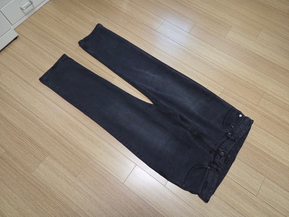 질스튜어트 뉴욕  맨 블랙 크롭 진 상품이미지8