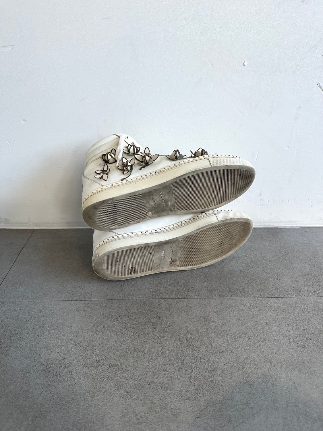 디스퀘어드 런웨이 플라워 아플리케 하이탑 스니커즈 상품이미지9