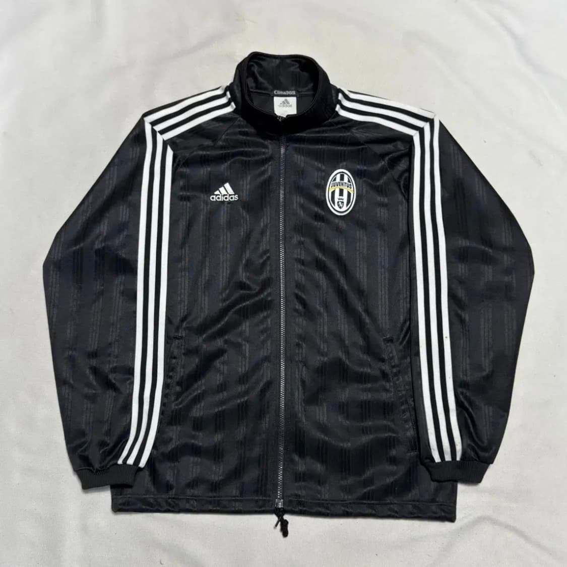 아디다스 유밴투스 블랙 트랙탑 상품이미지2