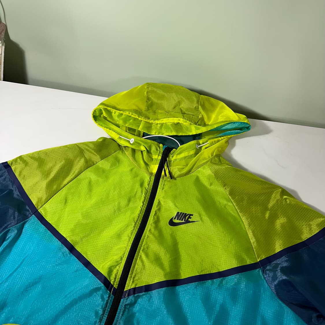 L 100 나이키런닝 멀티컬러 트레이닝 경량런닝바막 자켓 상품이미지2