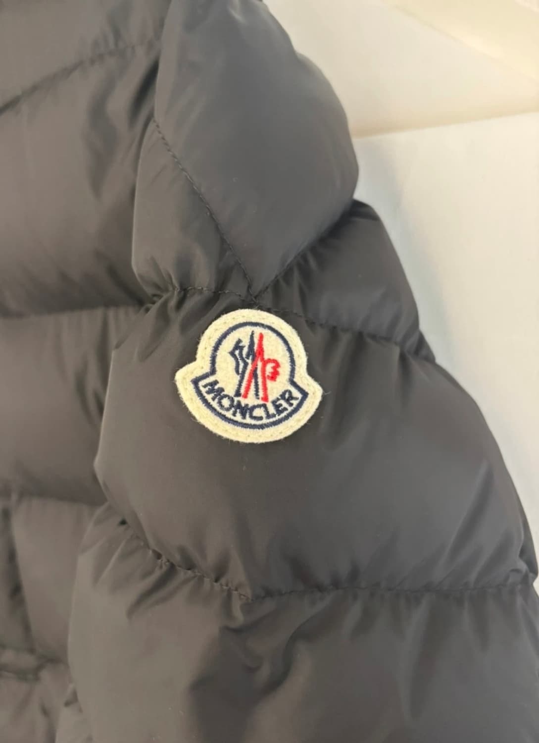 새상품 몽클레어 클루니 블랙 리얼퍼 3사이즈 판매 상품이미지4