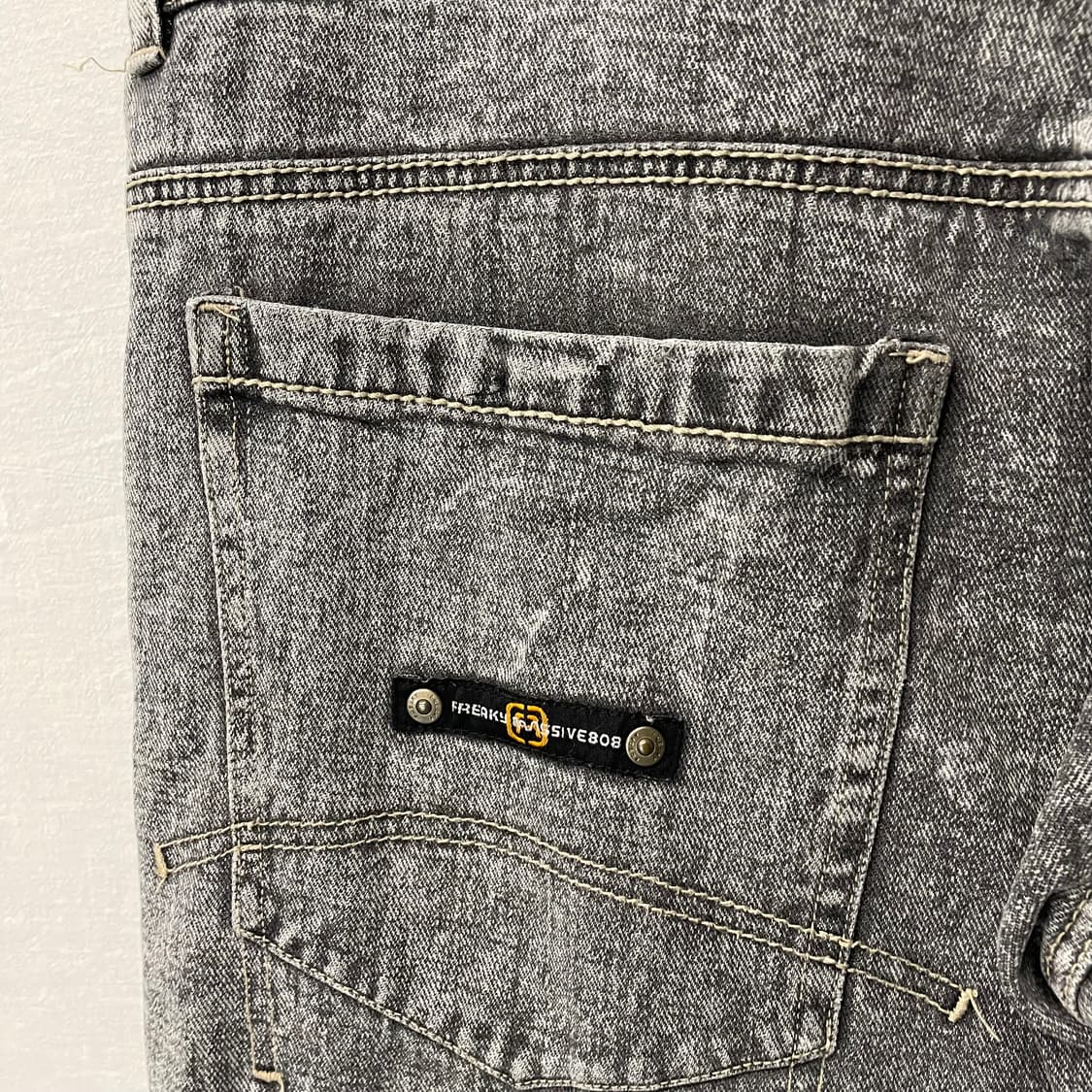 Freaky 워싱 디테일 반바지 상품이미지5