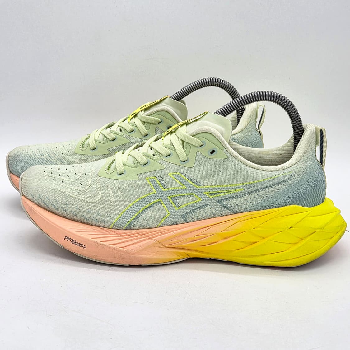 아식스 노바블라스트 4 쿨 마차 세이프티 옐로우 (255) 상품이미지1