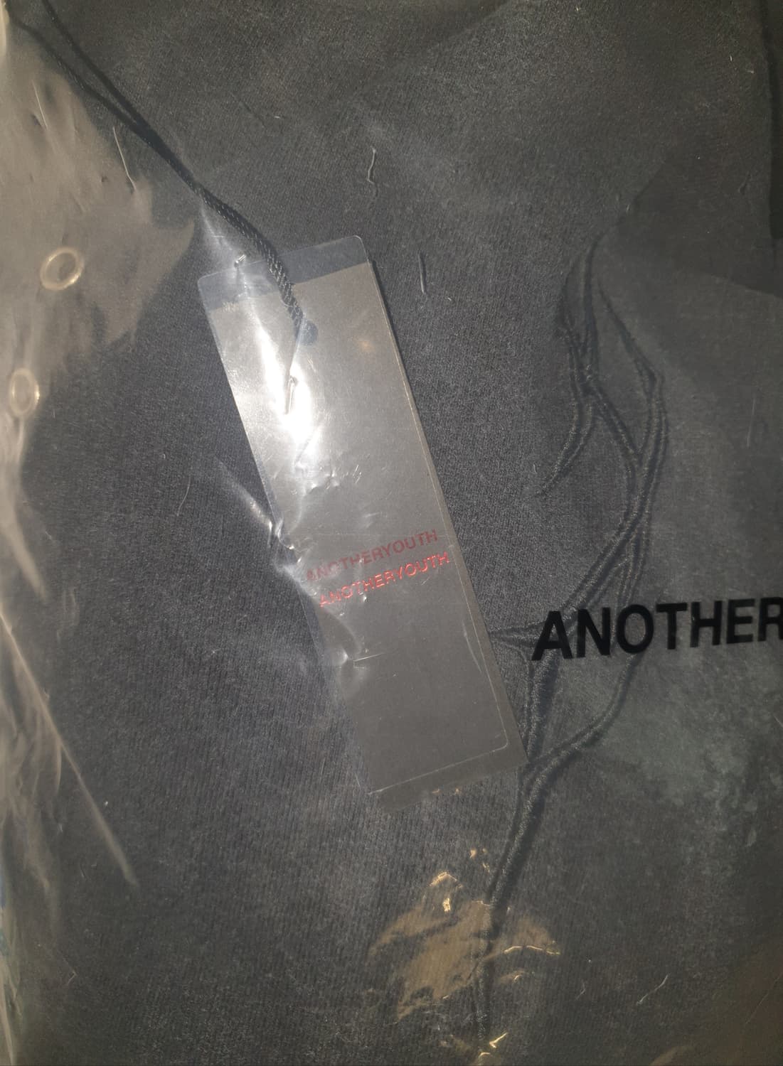 어나더유스 본 윙 집업 후디 크롭 아플리케 블랙 포그서비스 오피움 상품이미지5