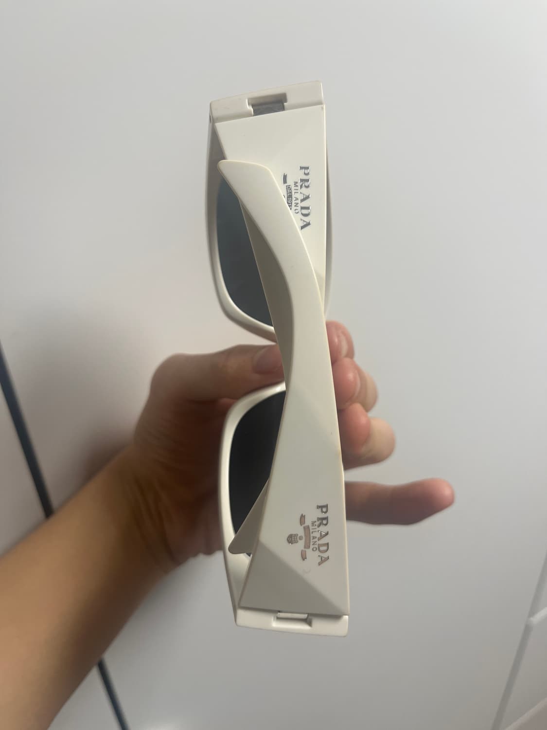 프라다 칸예 선글라스 화이트 상품이미지2