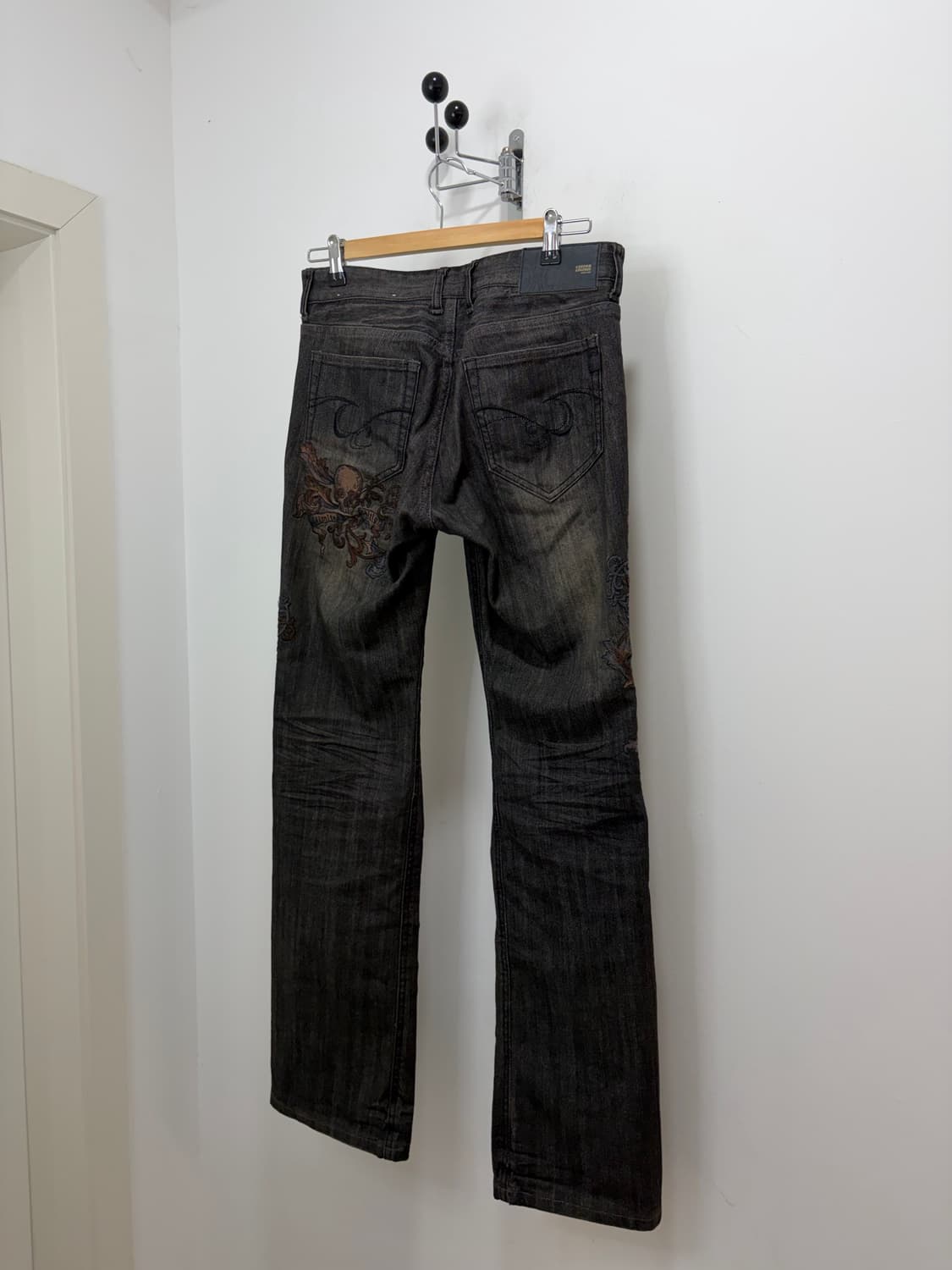 Custom culture 드래곤 자수 흑청 세미 부츠컷 데님 팬츠 상품이미지8