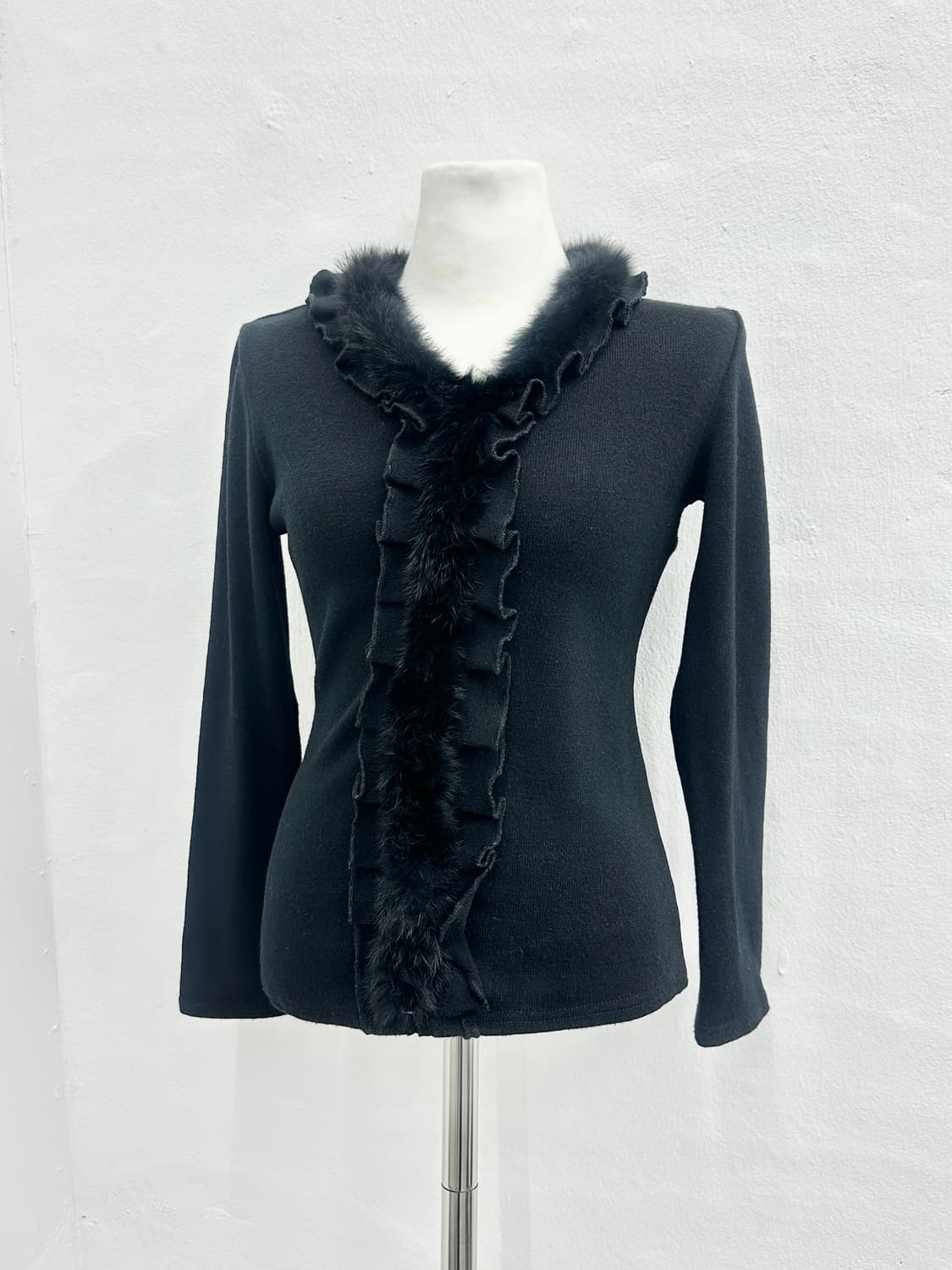 Black fur trimming knit top  상품이미지1