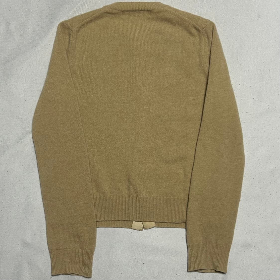 🫶🏻 꼼데가르송 여성용 화이트 하트 와펜 가디건 🫶🏻 상품이미지3