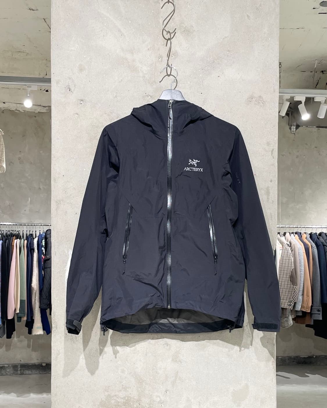 아크테릭스 우먼 고어텍스 나일론 윈드 브레이커 상품이미지1