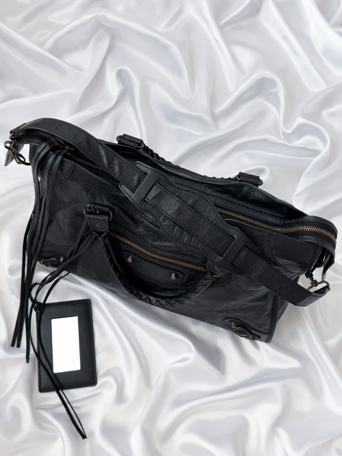 발렌시아가 모터백 미디움 블랙 상품이미지5